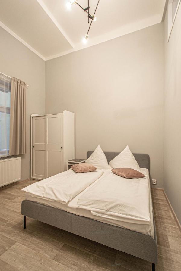 Sightseeing Apartment By Ruterra Прага Экстерьер фото