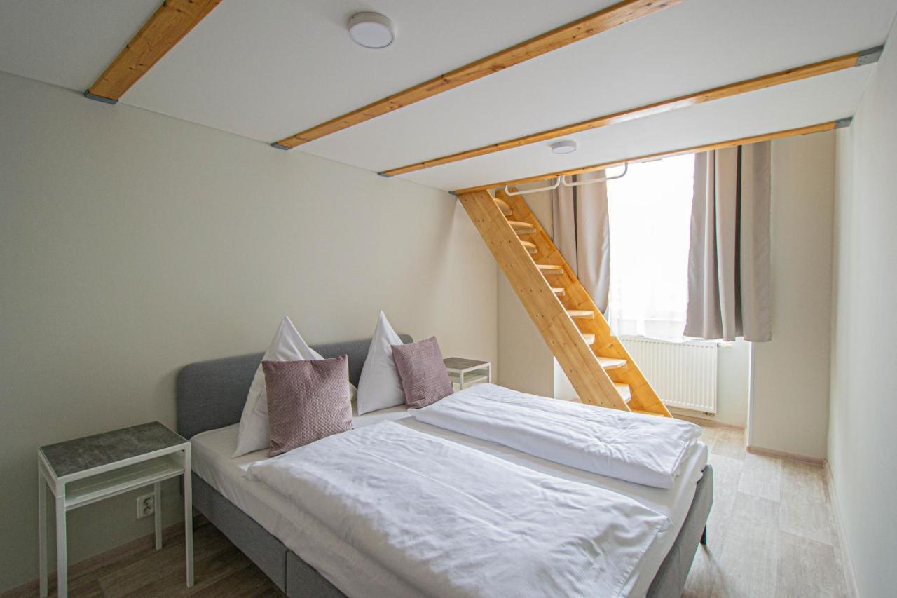 Sightseeing Apartment By Ruterra Прага Экстерьер фото